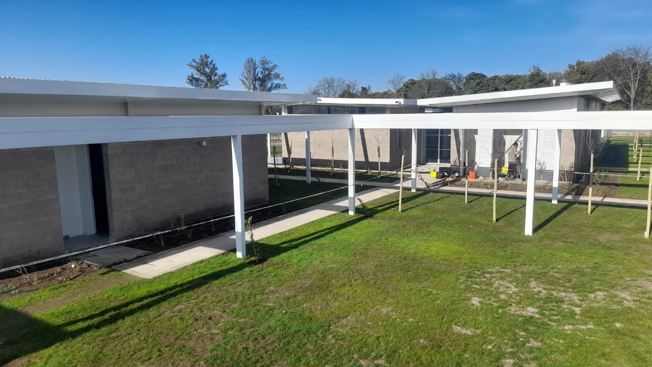 Pórtico de Acceso y Amenities La Arbolada tresA 5