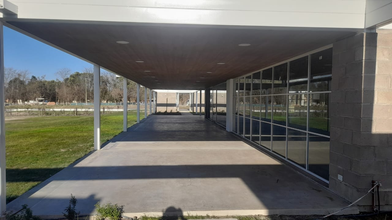 Pórtico de Acceso y Amenities La Arbolada tresA 7